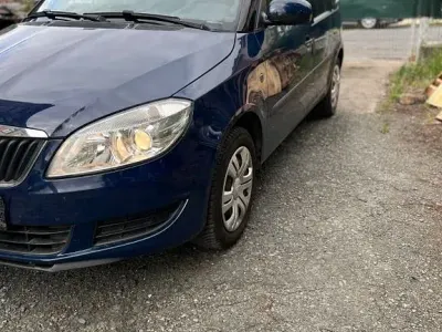 Gebraucht Skoda Roomster 105 PS (77 kW) 2013 Blau Van / Kleinbus