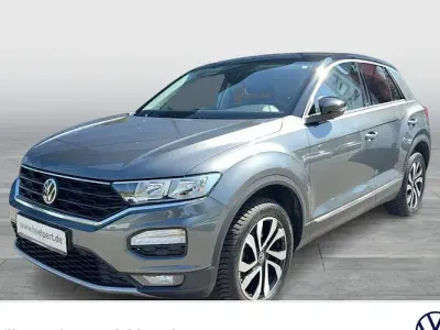 Second-hand VW T-Roc Active 150 CP (110 kW) 2021 Gri SUV