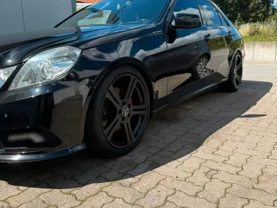 Gebraucht Mercedes E350 Avantgarde 231 PS (169 kW) 2009 Schwarz Limousine