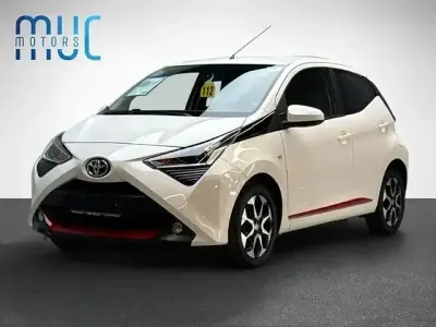 Gebraucht Toyota Aygo Connect Style 72 PS (52 kW) 2018 Weiß Kleinwagen