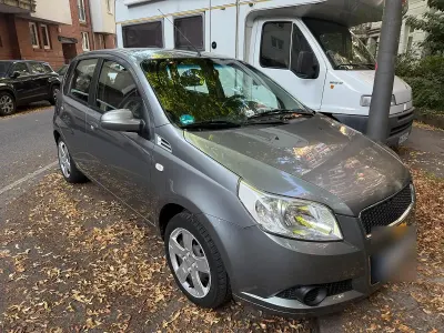 Gebraucht Chevrolet Aveo 84 PS (61 kW) 2010 Grau Kleinwagen