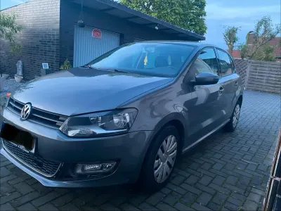 Gebraucht VW Polo 75 PS (55 kW) 2011 Grau Kleinwagen