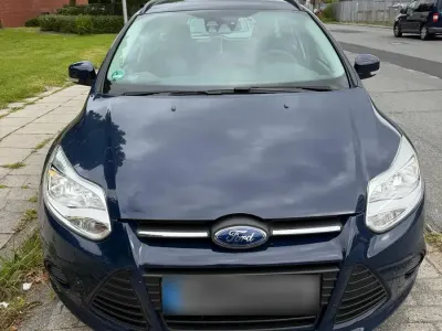 Gebraucht Ford Focus 105 PS (77 kW) 2011 Blau Kombi