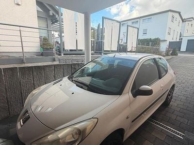 Gebraucht Peugeot 206+ 75 PS (55 kW) 2009 Weiß Kleinwagen