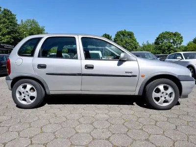 Gebraucht Opel Corsa 90 PS (66 kW) 1999 Silber Limousine