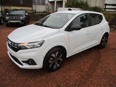Gebraucht Dacia Sandero Journey 91 PS (66 kW) 2024 Arktis weiß Kleinwagen
