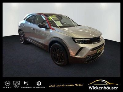 Gebraucht Opel Mokka-e GS Line 100 kW (136 PS) 2022 Kontrast grau/quarz silber SUV