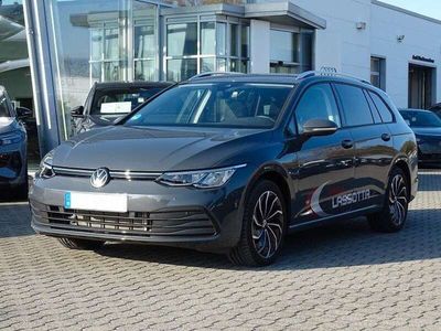 Gebraucht VW Golf VIII Life 150 PS (110 kW) 2024 Delfingrau metallic Kombi
