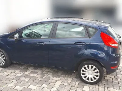 Gebraucht Ford Fiesta 82 PS (60 kW) 2011 Blau Kleinwagen