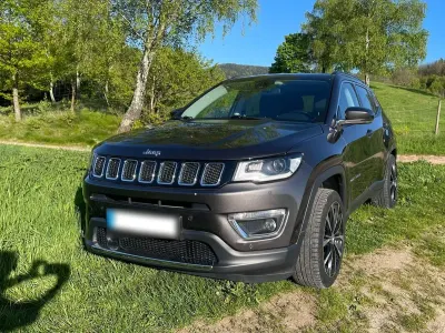 Gebraucht Jeep Compass Limited 140 PS (102 kW) 2019 Grau SUV