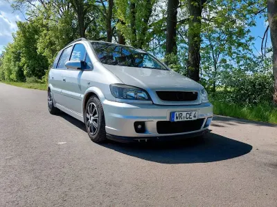 Gebraucht Opel Zafira Njoy 125 PS (91 kW) 2004 Silber Van / Kleinbus