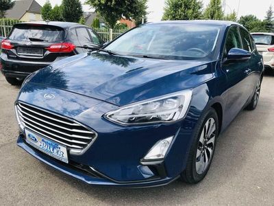 Gebraucht Ford Focus Cool & Connect 101 PS (74 kW) 2019 Blau (blazerblau) Limousine