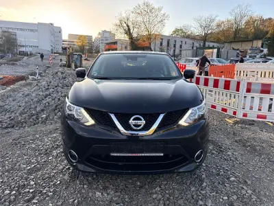 Gebraucht Nissan Qashqai N-Connecta 131 PS (96 kW) 2016 Schwarz SUV