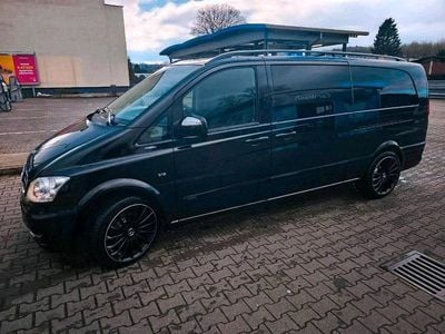 Second-hand Mercedes Viano 224 CP (164 kW) 2012 Negru Monovolum