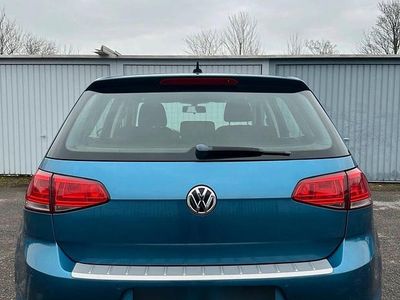 Gebraucht VW Golf VII 86 PS (63 kW) 2014 Blau Kleinwagen