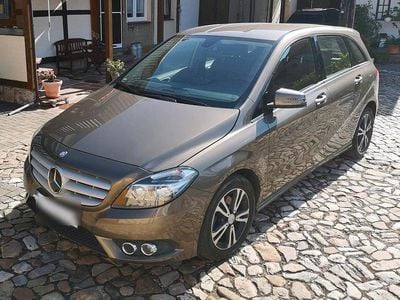 Mercedes B200