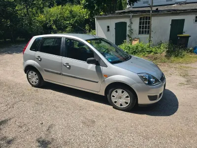 Gebraucht Ford Fiesta 69 PS (50 kW) 2006 Silber Kleinwagen