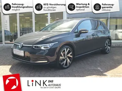 Gebraucht VW Golf VIII Style 150 PS (110 kW) 2024 Grau Limousine