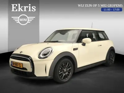Used Mini ONE 102 HP (75 kW) 2022 White Hatchback