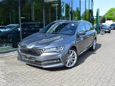 Gebraucht Skoda Superb LAURIN & KLEMENT 200 PS (147 kW) 2023 Graphitegrau metallic Kombi