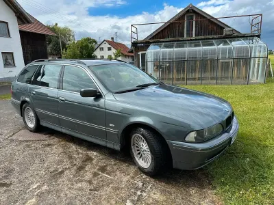 Gebraucht BMW 525 163 PS (119 kW) 2003 Grau Kombi