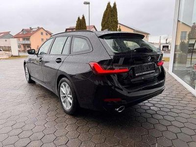 Gebraucht BMW 320 Comfort Edition 190 PS (139 kW) 2024 Schwarz ii/bonnet fluid black Kombi