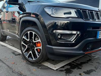 Gebraucht Jeep Compass Limited 175 PS (128 kW) 2019 Schwarz SUV