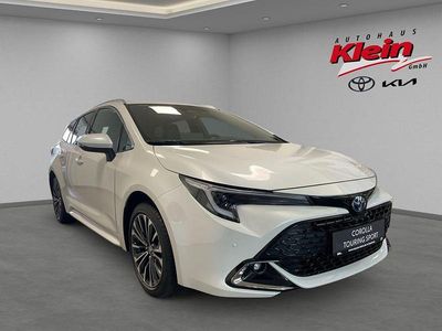 Neu Toyota Corolla 196 PS (144 kW) 2025 Platinum white Kombi