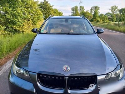 Gebraucht BMW 320 175 PS (128 kW) 2008 Grau Limousine