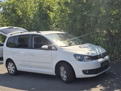 Gebraucht VW Touran 140 PS (102 kW) 2014 Weiß Van / Kleinbus