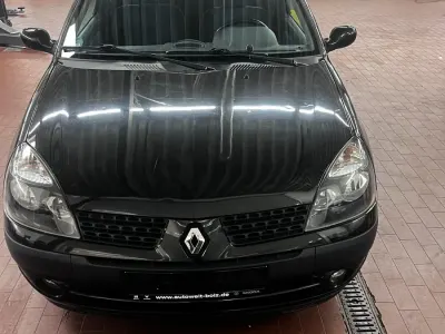 Usata Renault Clio II Authentique 75 CV (55 kW) 2002 Nero Utilitaria