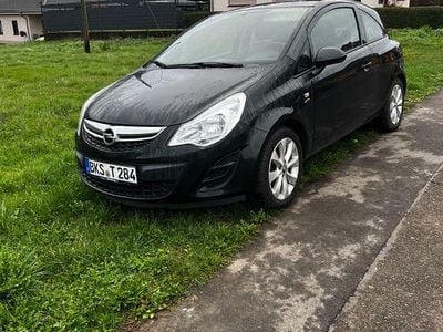 Second-hand Opel Corsa Active 69 CP (50 kW) 2013 Negru Hatchback
