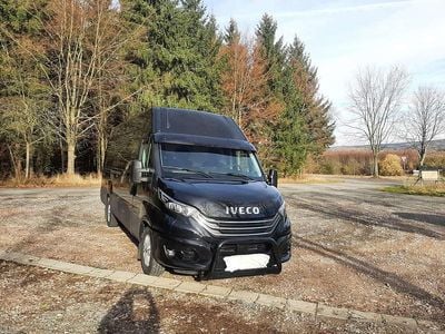 Schwarz Gebraucht 2023 Iveco Daily Van | 45.000 €