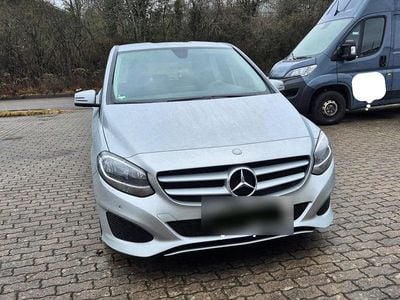 Gebraucht Mercedes B180 109 PS (80 kW) 2015 Silber Van / Kleinbus