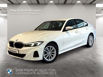 Weiß Gebraucht 2022 BMW 318 Shadowline Limousine | 29.580 € (Etwas zu teuer)