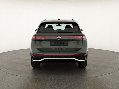 Delfingrau metallic Gebraucht 2025 VW Tiguan R-line SUV | 48.975 € (Fairer Preis)
