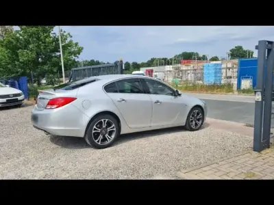 Gebraucht Opel Insignia 194 PS (142 kW) 2012 Silber Limousine