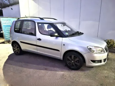 Używany Skoda Roomster Plus Edition 90 KM (66 kW) 2012 Brązowy Minivan