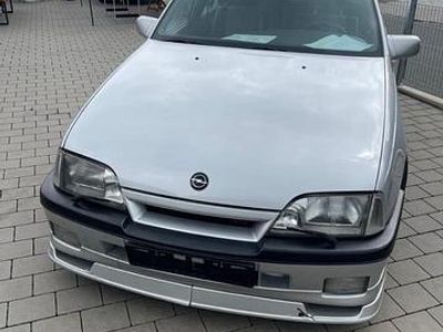 Silber Gebraucht 1987 Opel Omega Limousine | 13.899 €