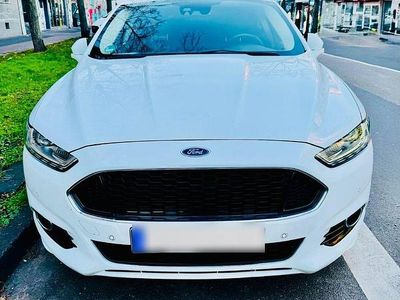 Używany Ford Mondeo Titanium 203 KM (149 kW) 2017 Biały Sedan/Limuzyna