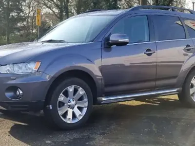 Begagnad Mitsubishi Outlander Invite 147 HK (108 kW) 2011 Grå SUV