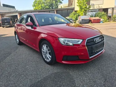 Gebraucht Audi A3 Sport 116 PS (85 kW) 2019 Rot Limousine