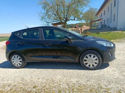 Gebraucht Ford Fiesta Cool & Connect 75 PS (55 kW) 2021 Schwarz Kleinwagen