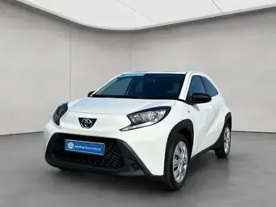 Używany Toyota Aygo Business Edition 72 KM (52 kW) 2022 Biały Hatchback