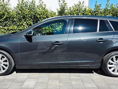 Second-hand Volvo V60 Momentum 136 CP (100 kW) 2013 Gri Break