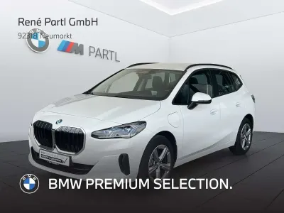 Gebraucht BMW 225 Active Tourer 245 PS (180 kW) 2023 Weiß Van / Kleinbus