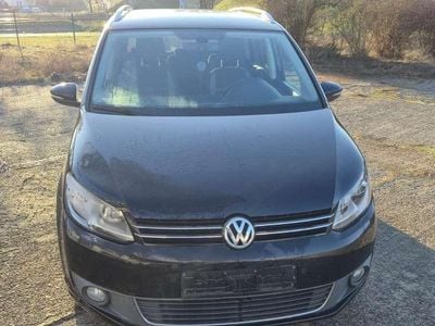 Deep black perleffekt Gebraucht 2014 VW Touran Life Van / Kleinbus | 6.900 € (Guter Preis)