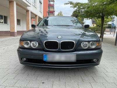 BMW 525