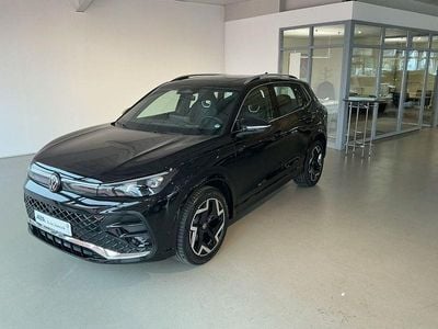 Neu VW Tiguan R-line 150 PS (110 kW) 2026 Schwarz SUV