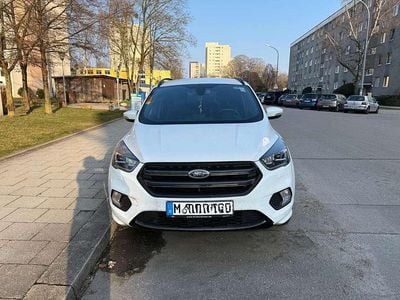 Używany Ford Kuga ST-Line 150 KM (110 kW) 2018 Biały SUV